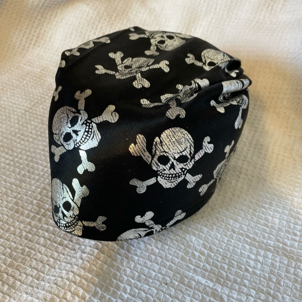 Black Skull Print Beanie skull cap black silver formed mens